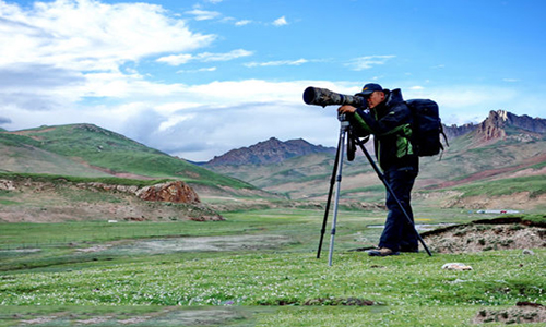 <b>便攜式UPS電源，戶外攝影電力保障</b>