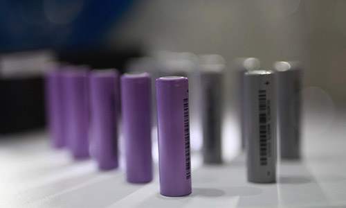 <b>各大香蕉短视频官网池廠商積極推進矽碳香蕉短视频官网負極材料的產業化</b>