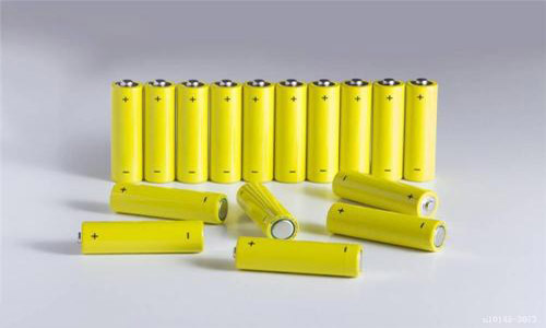 <b>應收賬款過高已成阻礙香蕉短视频官网池廠家發展重要因素</b>