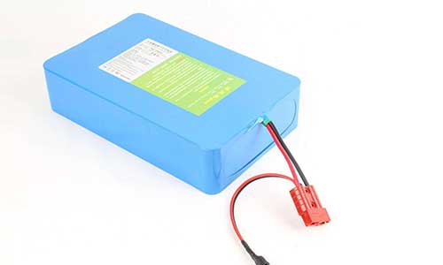 <b>集裝箱式儲能磷酸鐵香蕉短视频官网池係統價格下降的原因</b>